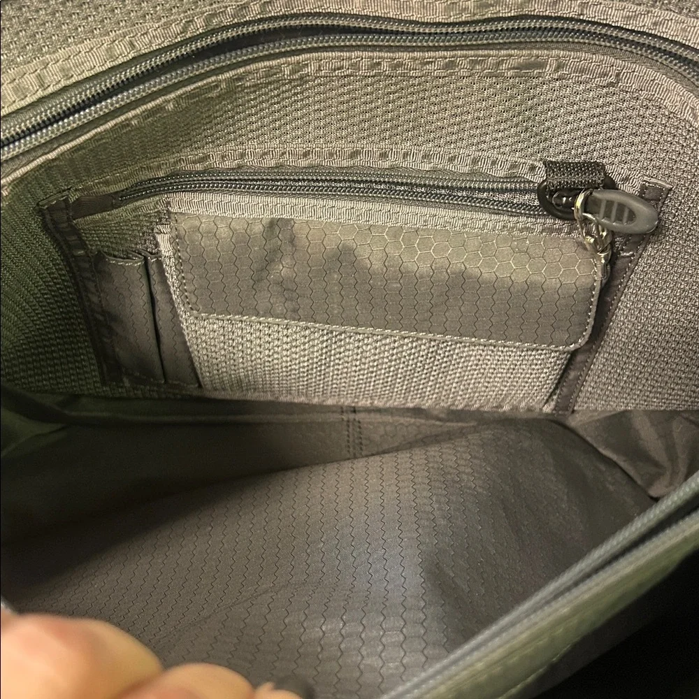 TUMI 508C Black ballistic nylon Messenger Bag/expandable weekender, laptop bag
